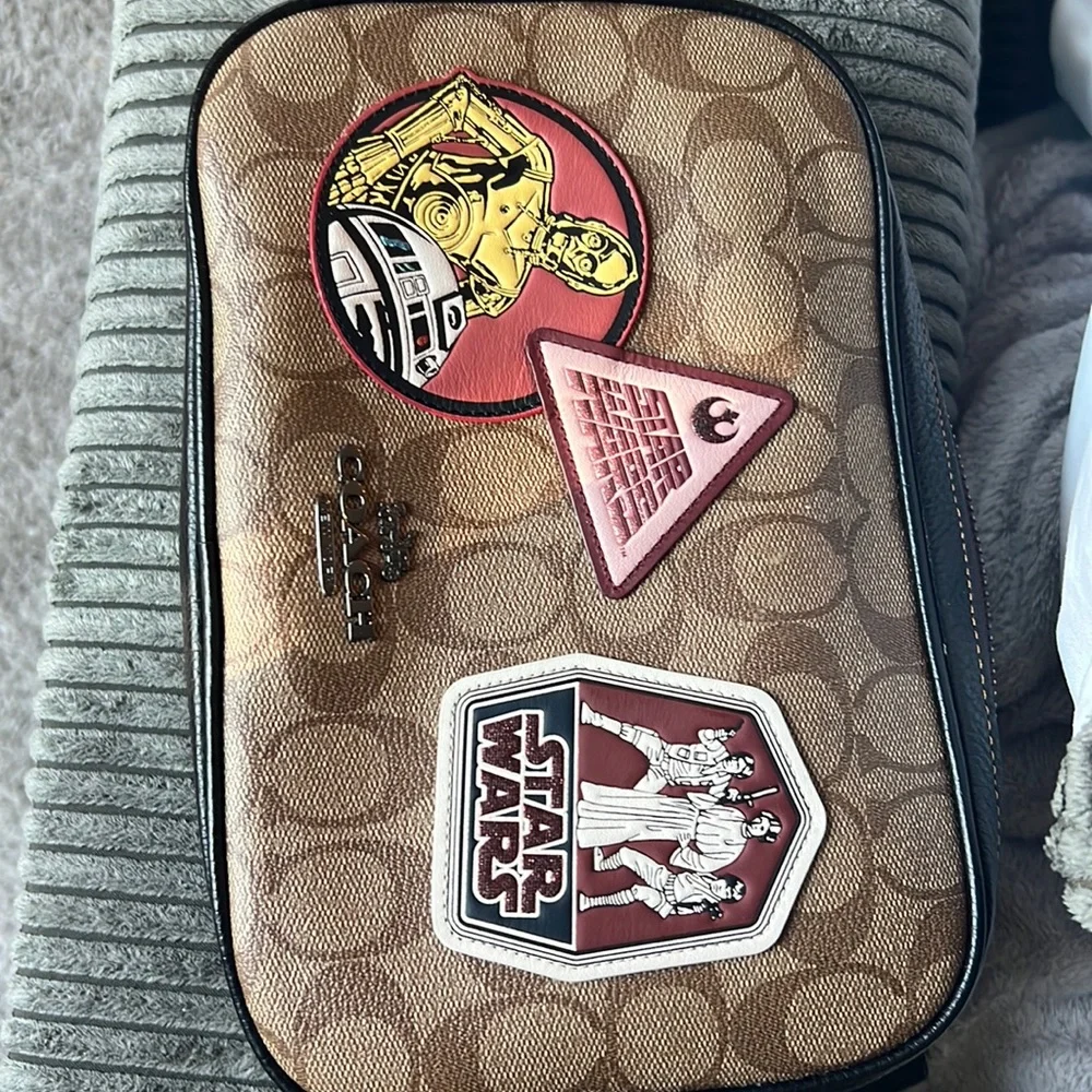 Coach Star Wars ボディバッグ 極美品】COACH コーチ STAR WARS スターウォーズ コラボ シグネチャー